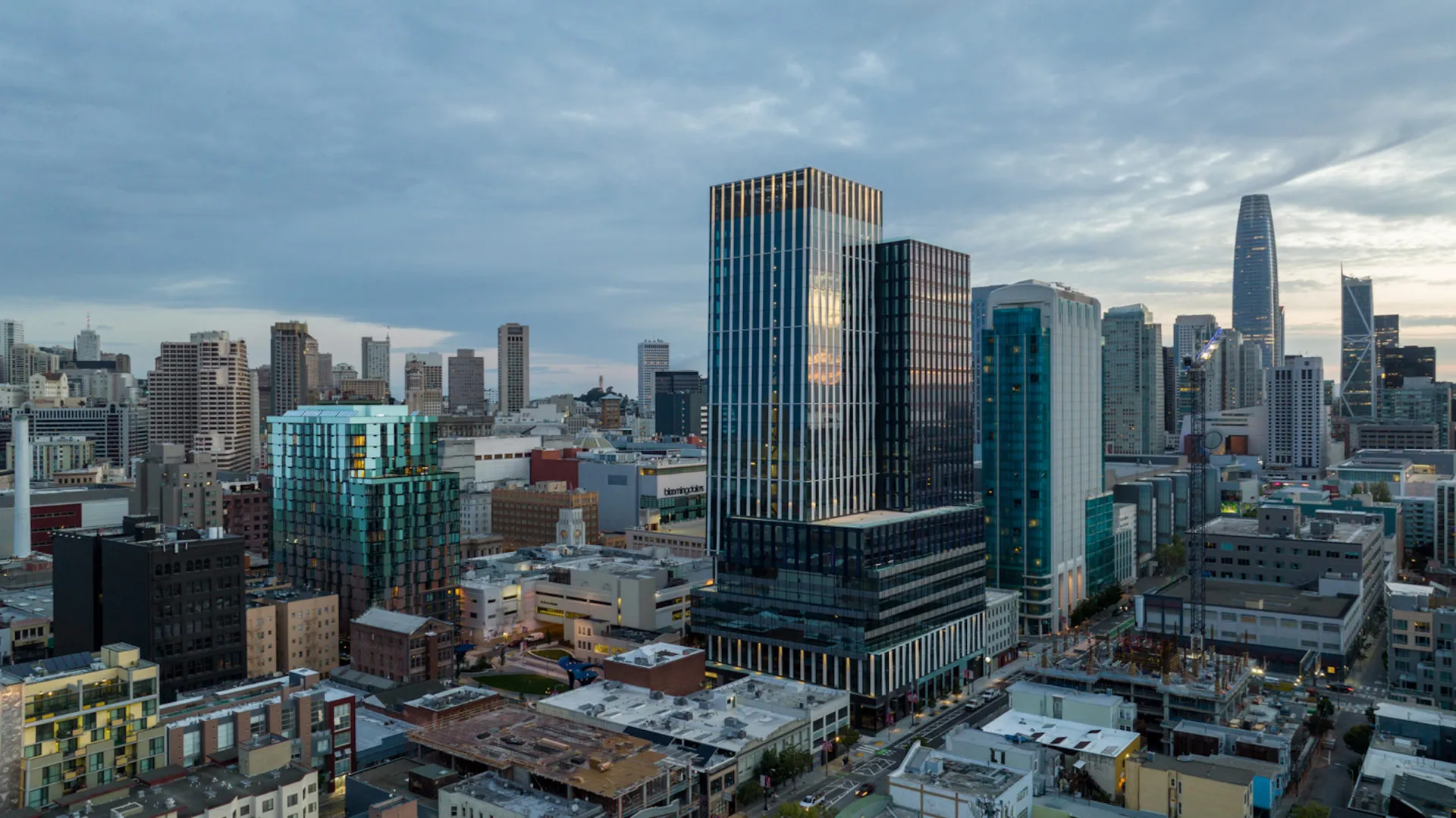 415 Natoma — trophy office, San Francisco skyline at dusk